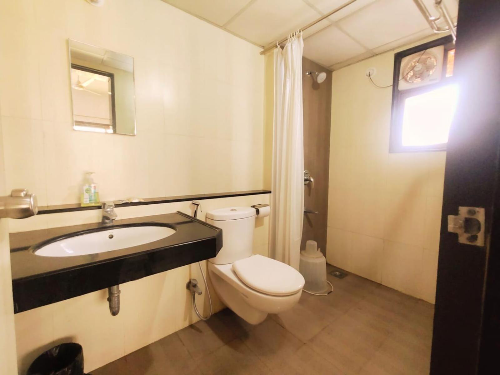 Private Rooms In Blue Ridge ヒンジャワディー エクステリア 写真